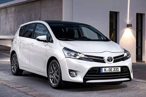Toyota Verso Van 2.0 D-4D-F Dynamic 2014 view 7