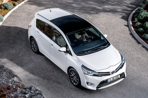Toyota Verso Van 2.0 D-4D-F Dynamic 2014 view 12