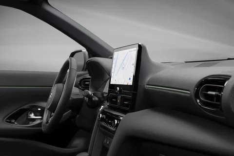 Toyota Yaris Cross 1.5 Hybrid 115 Dynamic 2025 view 4