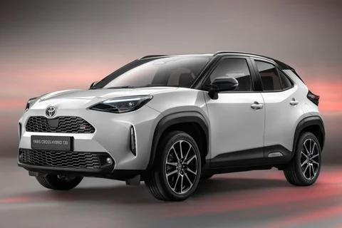Toyota Yaris Cross 1.5 Hybrid 115 Dynamic 2025 view 9