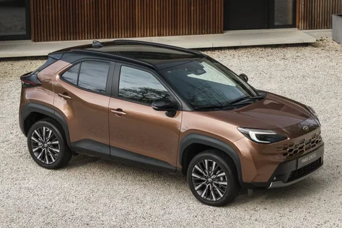 Toyota Yaris Cross Hybrid 130 First Edition 2026 suv όψη 6