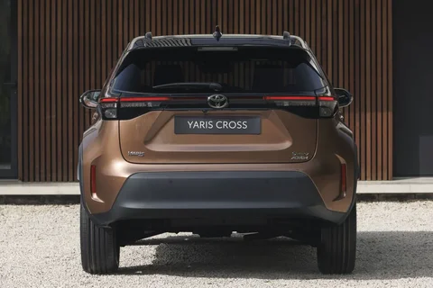 Toyota Yaris Cross Hybrid 130 First Edition 2026 suv όψη 9