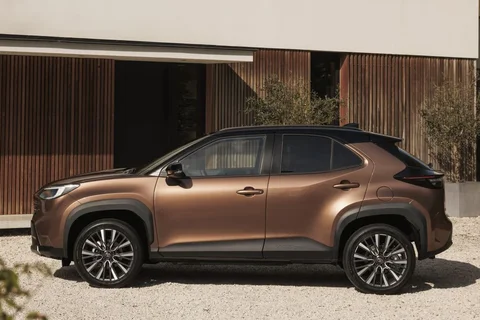 Toyota Yaris Cross Hybrid 130 First Edition 2026 suv όψη 7