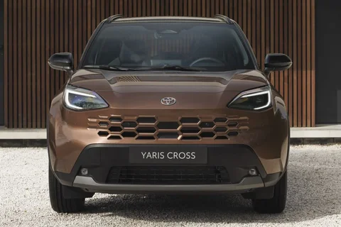 Toyota Yaris Cross Hybrid 130 First Edition 2026 suv όψη 8