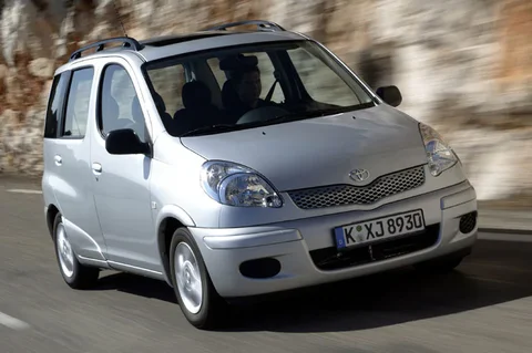 Toyota Yaris Verso 1.4 D4-D 2003 view 3