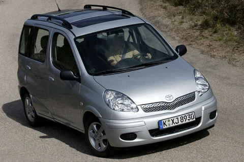 Toyota Yaris Verso 1.4 D4-D 2003 view 4