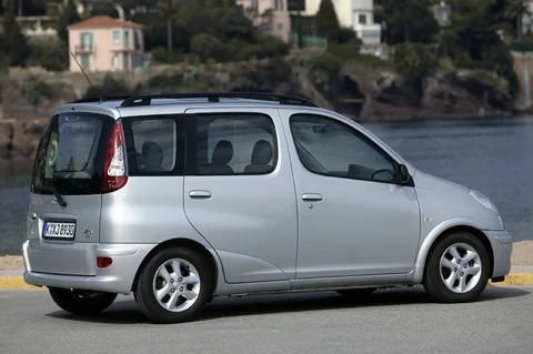 Toyota Yaris Verso 1.4 D4-D 2003 view 5
