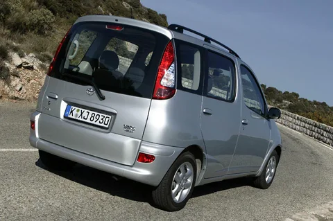 Toyota Yaris Verso 1.4 D4-D 2003 view 7