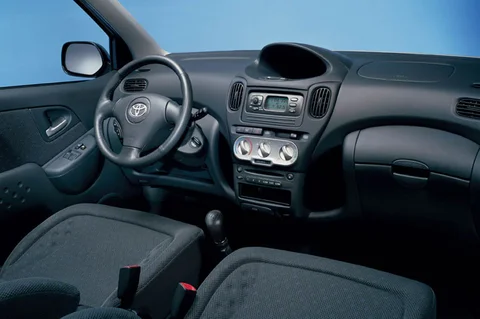 Toyota Yaris Verso 1.4 D4-D 2003 view 9