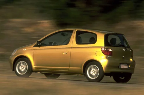 Toyota Yaris 1.4 D4-D Linea Sol 2002 view 5