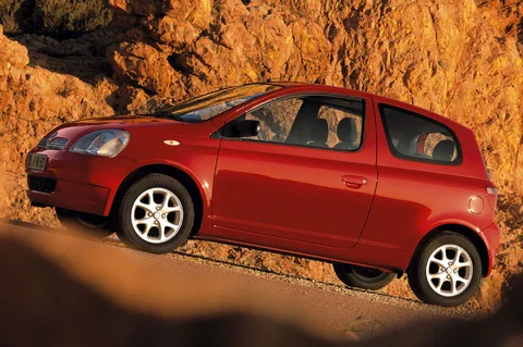 Toyota Yaris 1.4 D4-D Linea Sol 2002 view 7