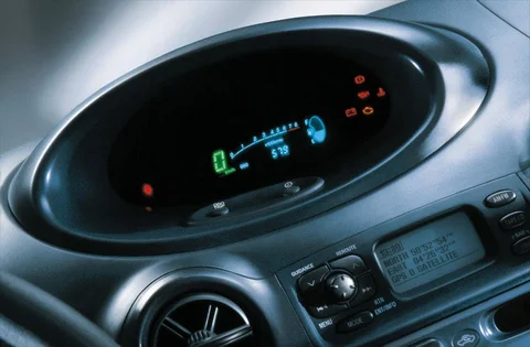 Toyota Yaris 1.4 D4-D Linea Sol 2002 view 8