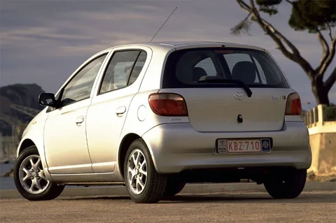 Toyota Yaris 1.4 D4-D Linea Sol 2002 view 5