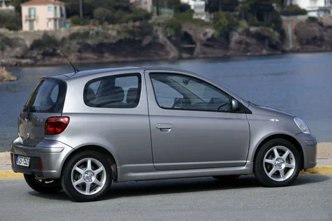 Toyota Yaris 1.4 D4-D Linea Sol 2003 view 3