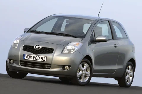 Toyota Yaris 1.4 D-4D Linea Terra 2005 view 2
