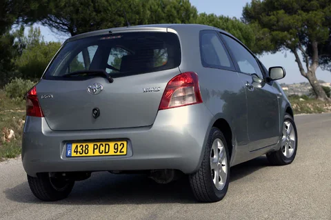 Toyota Yaris 1.4 D-4D Linea Terra 2005 view 5