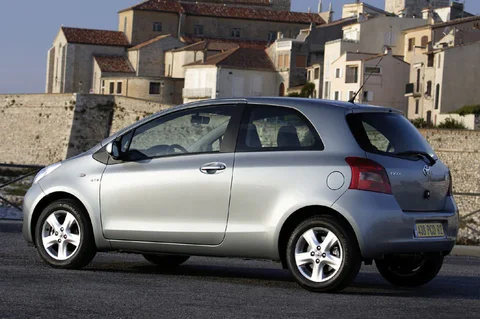 Toyota Yaris 1.4 D-4D Linea Terra 2005 view 7