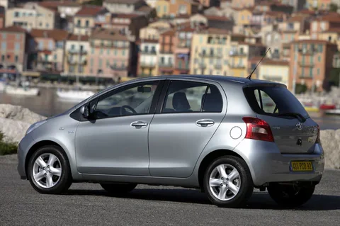 Toyota Yaris 1.4 D-4D Linea Terra 2005 view 8