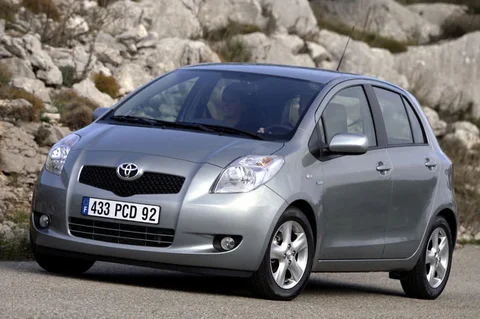 Toyota Yaris 1.4 D-4D Linea Terra 2005 view 9
