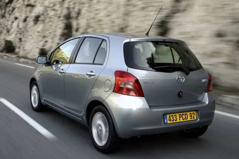 Toyota Yaris 1.4 D-4D Linea Terra 2005 view 10