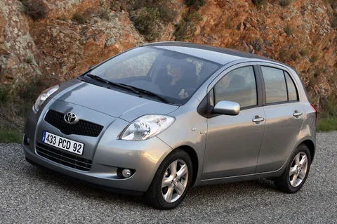 Toyota Yaris 1.4 D-4D Linea Terra 2005 view 12