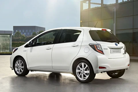 Toyota Yaris 1.5 Full Hybrid Dynamic 2012 view 1