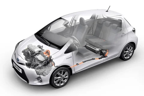 Toyota Yaris 1.5 Full Hybrid Dynamic 2012 view 6