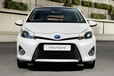Toyota Yaris 1.5 Full Hybrid Dynamic 2012 view 9