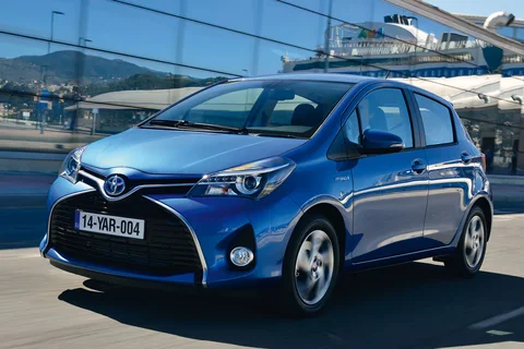 Toyota Yaris 1.5 Full Hybrid Dynamic 2014 view 6