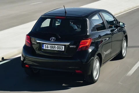 Toyota Yaris 1.5 Full Hybrid Dynamic 2014 view 7