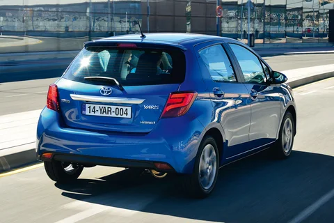 Toyota Yaris 1.5 Full Hybrid Dynamic 2014 view 8