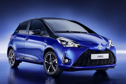 Toyota Yaris 1.5 Hybrid Dynamic 2018 view 2
