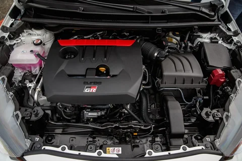 Toyota Yaris GR Yaris 1.6 Turbo Performance 2021 view 2