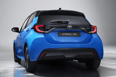 Toyota Yaris 1.5 VVT-i Active 2024 view 2