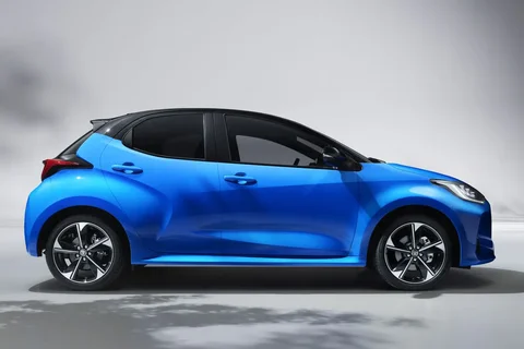 Toyota Yaris 1.5 VVT-i Active 2024 view 3