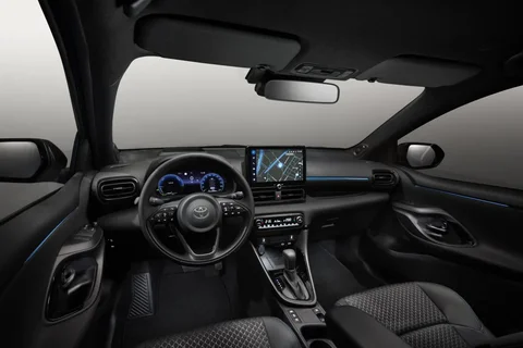 Toyota Yaris 1.5 VVT-i Active 2024 view 6