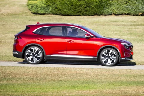 VinFast VF8 Eco 82kWh 2023 view 8