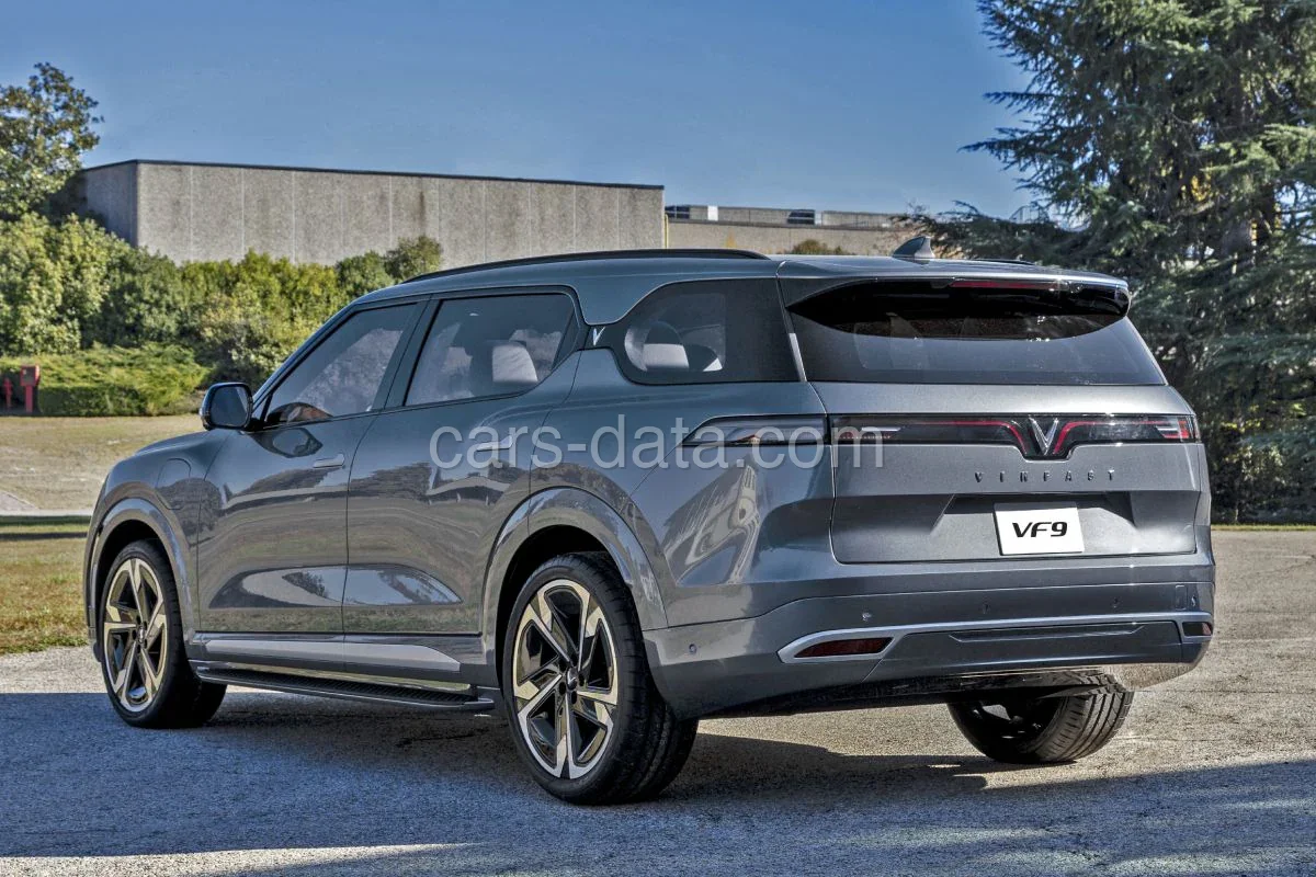 VinFast VF9 Eco 92kWh 2023 front view