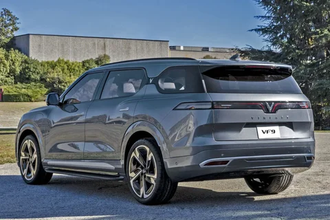 VinFast VF9 Eco 92kWh 2023 view 6