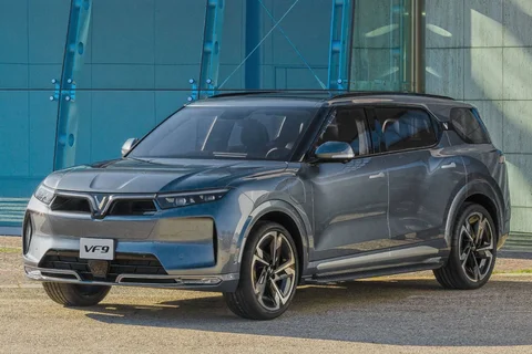 VinFast VF9 Eco 92kWh 2023 view 7