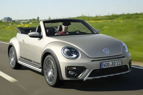 Volkswagen Beetle Cabrio 1.2 TSI Dune 2016 view 2