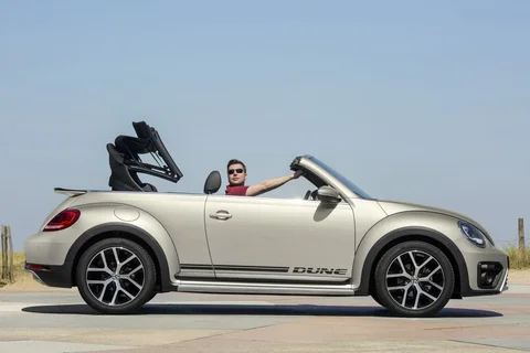 Volkswagen Beetle Cabrio 1.2 TSI Dune 2016 view 4