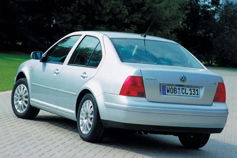 Volkswagen Bora 2.0 1998 view 4