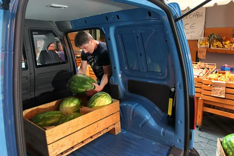 Volkswagen Caddy L2H1 2.0 EcoFuel 2010 view 6