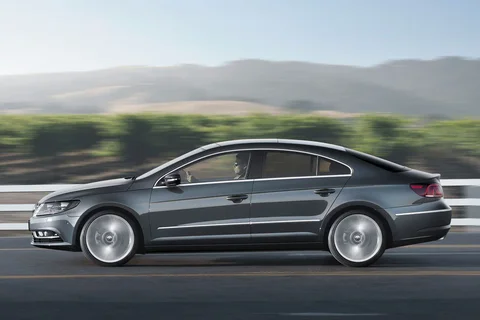 Volkswagen CC 2.0 TSI 2012 view 5