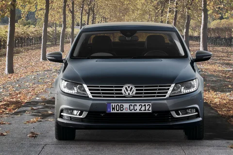 Volkswagen CC 2.0 TSI 2012 view 6