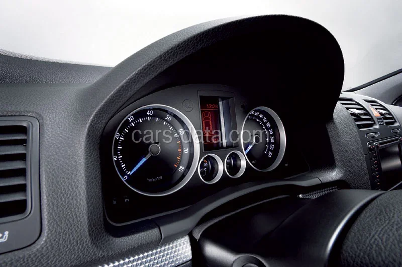 Volkswagen Golf R32 2005 front view