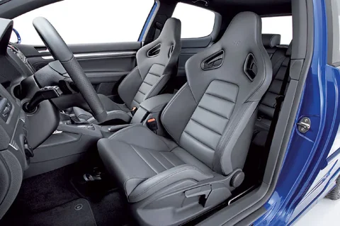 Volkswagen Golf R32 2005 view 3
