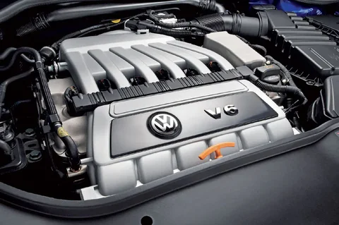 Volkswagen Golf R32 2005 view 4