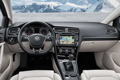 Volkswagen Golf Variant 2.0 TSI 4Motion R 2015 view 9